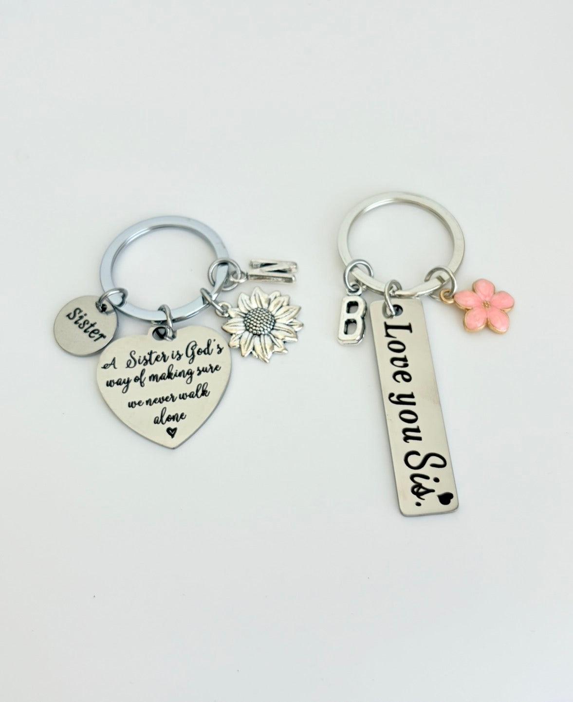 Personalized Sister Keychain with Initial Charm • Custom Gift for Sister, Birthday Gift, Meaningful Keepsake