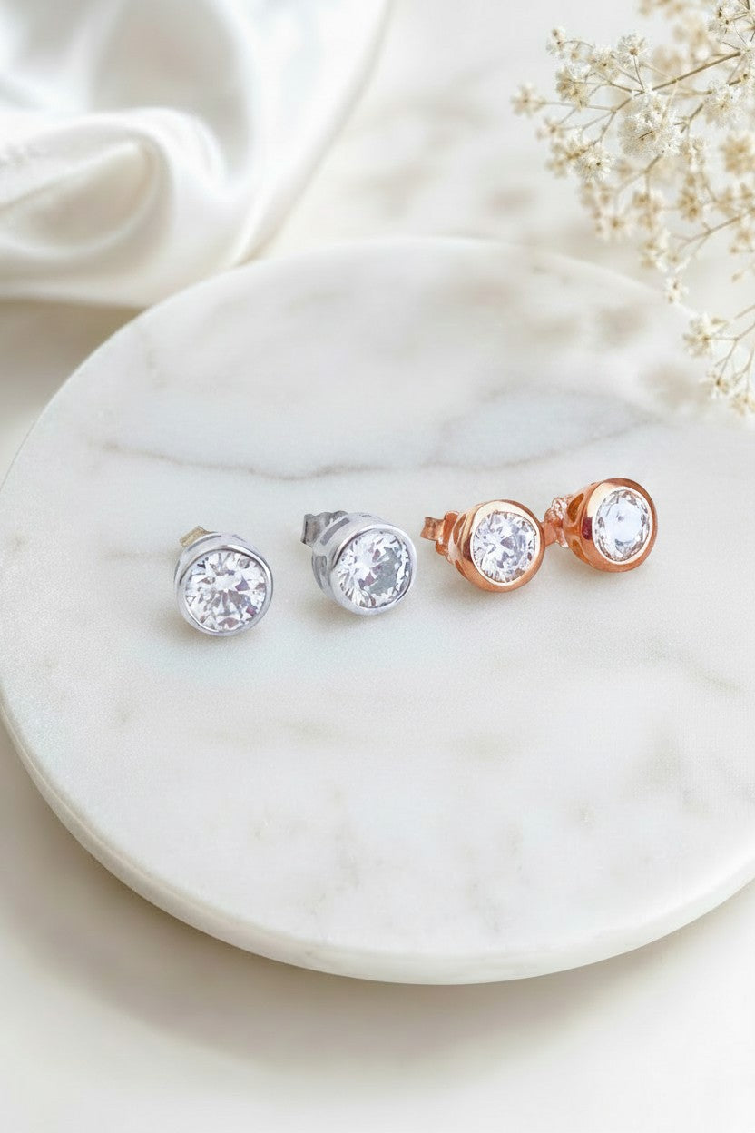 Studs / Earrings