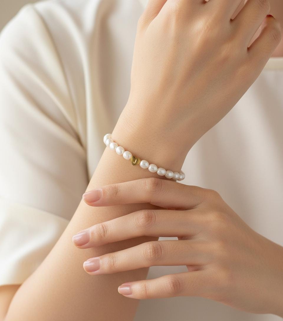 White Freshwater Pearl Bracelet with Heart Initial Charm • Personalized Pearl Jewelry Gift for Women