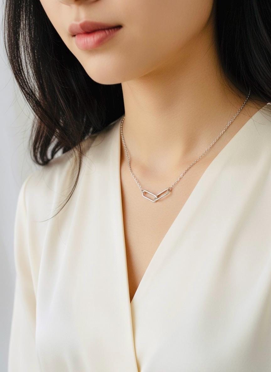Minimalist Interlocking Paperclip Link Necklace • Stainless Steel or Gold Interlocking Link Necklace