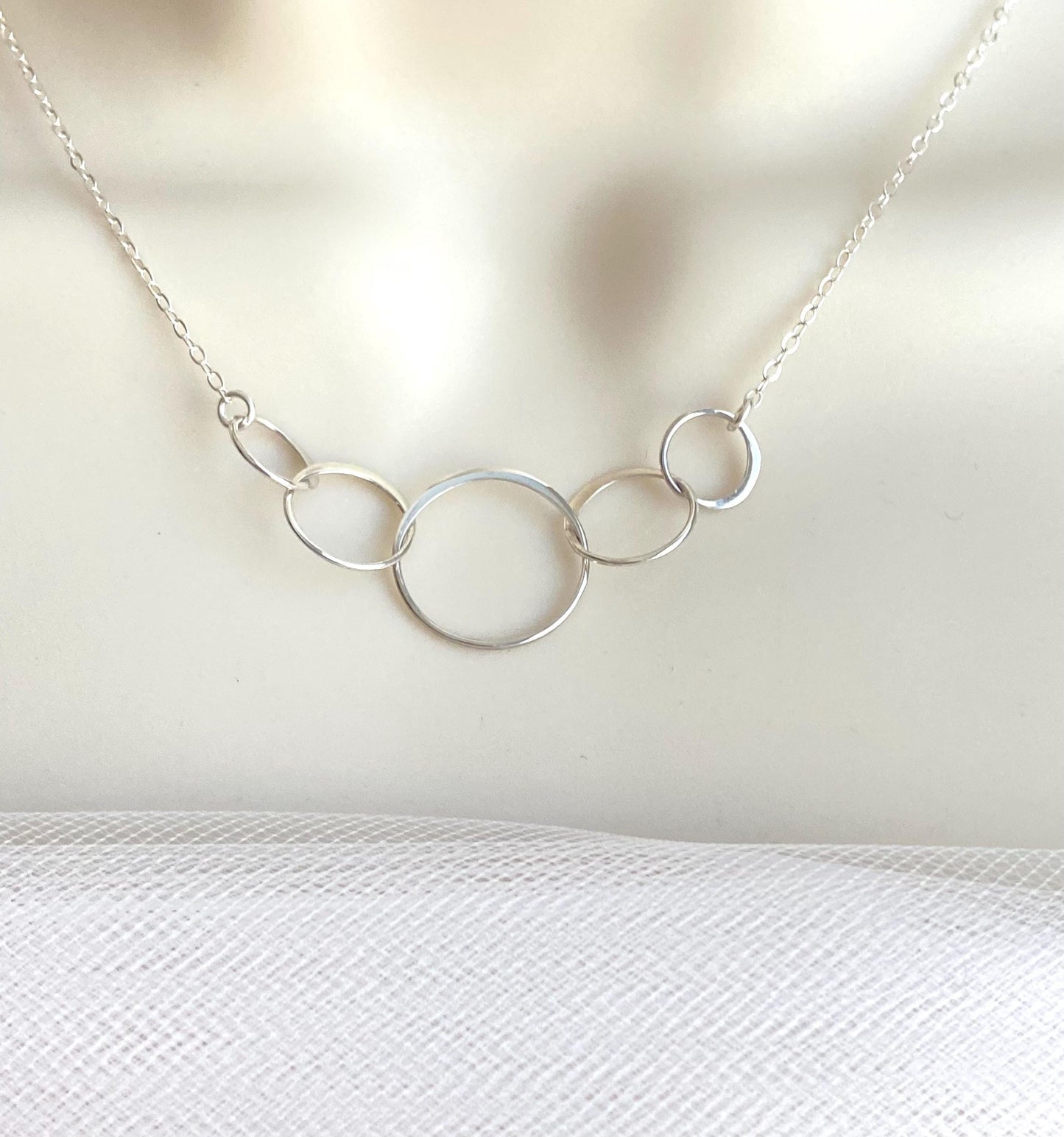 Sterling Silver 5 Interlocking Circle Necklace • Family Circle Pendant Necklace