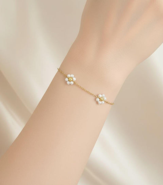 18K Gold Over Stainless Steel Glass Daisy Flower Bracelet • Floral Pendant Bracelet
