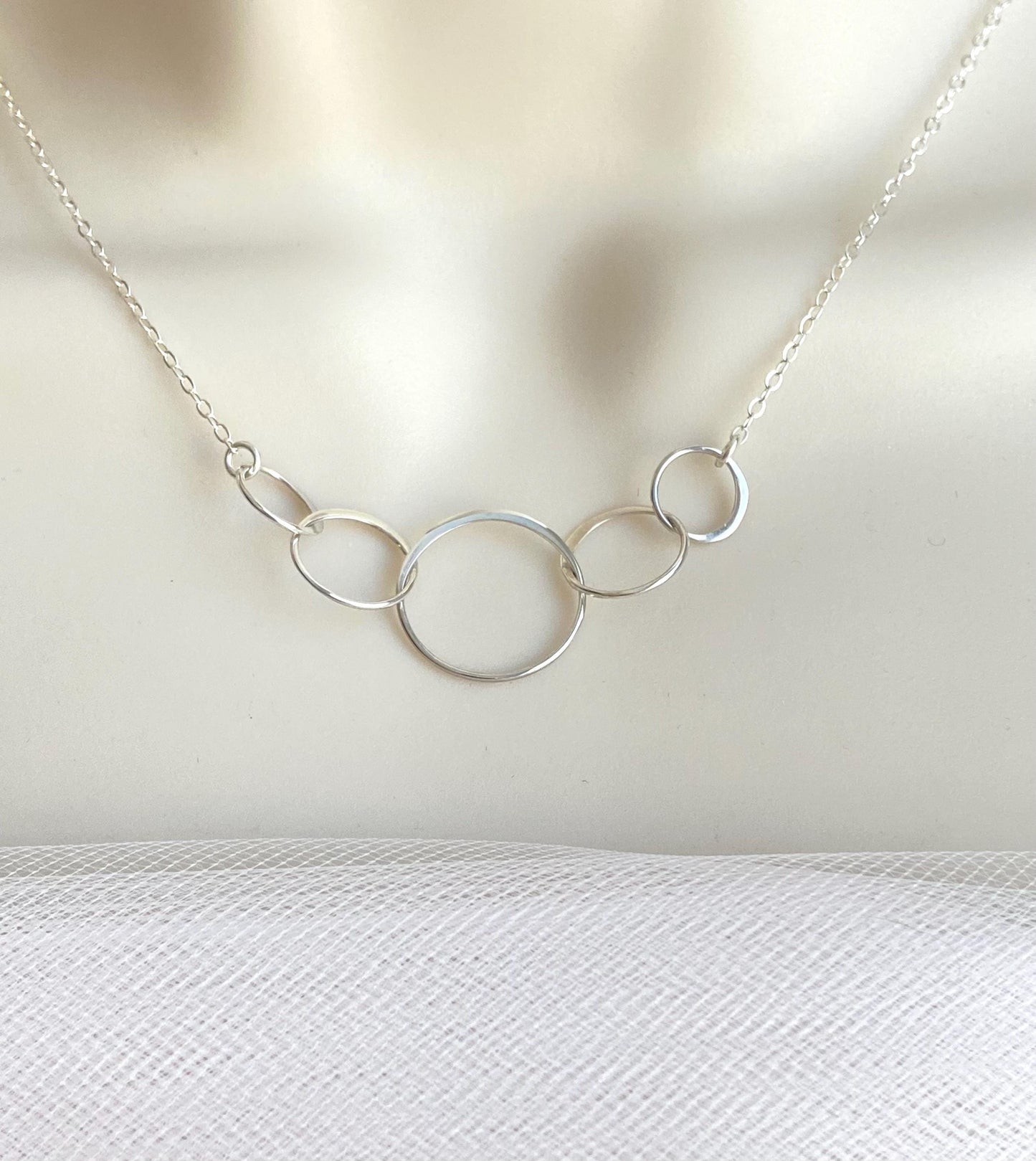 Sterling Silver 5 Interlocking Circle Necklace • Family Circle Pendant Necklace