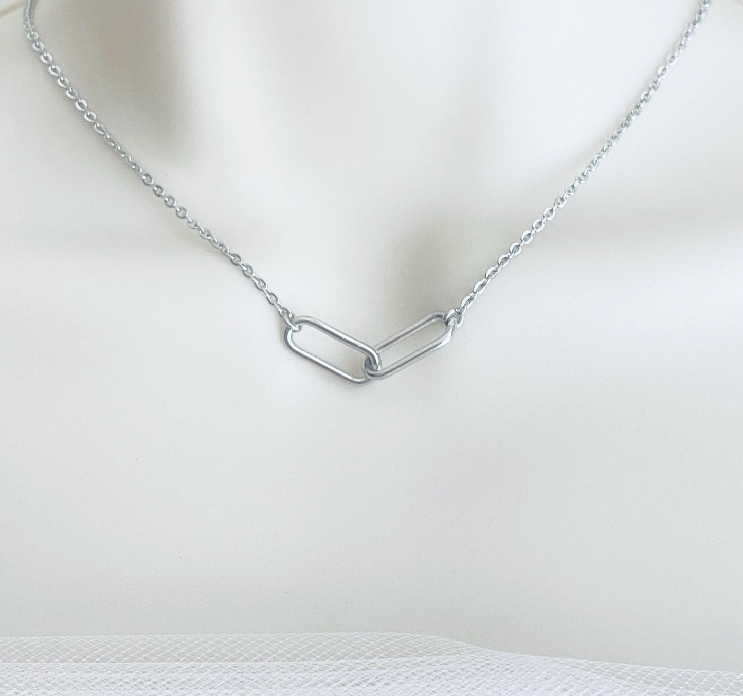 Minimalist Interlocking Paperclip Link Necklace • Stainless Steel or Gold Interlocking Link Necklace