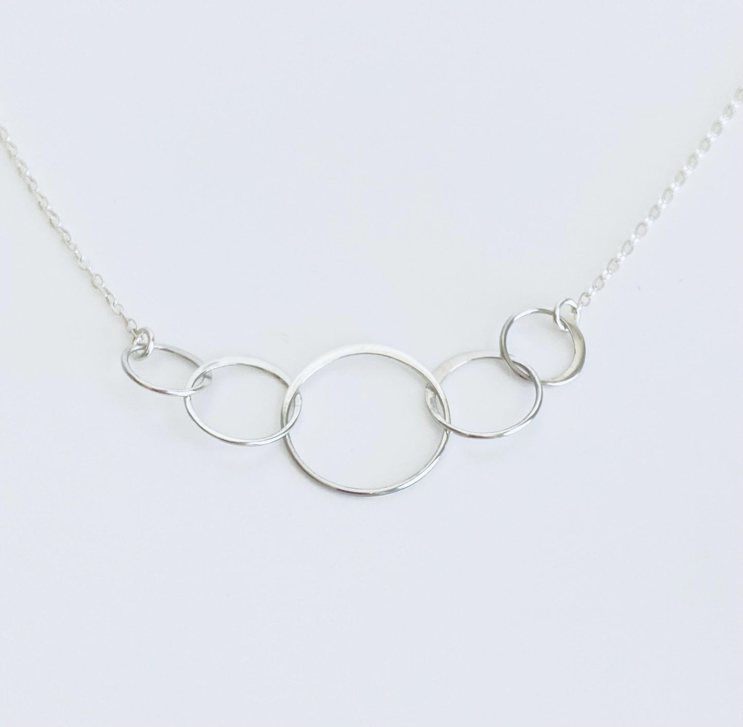 Sterling Silver 5 Interlocking Circle Necklace • Family Circle Pendant Necklace